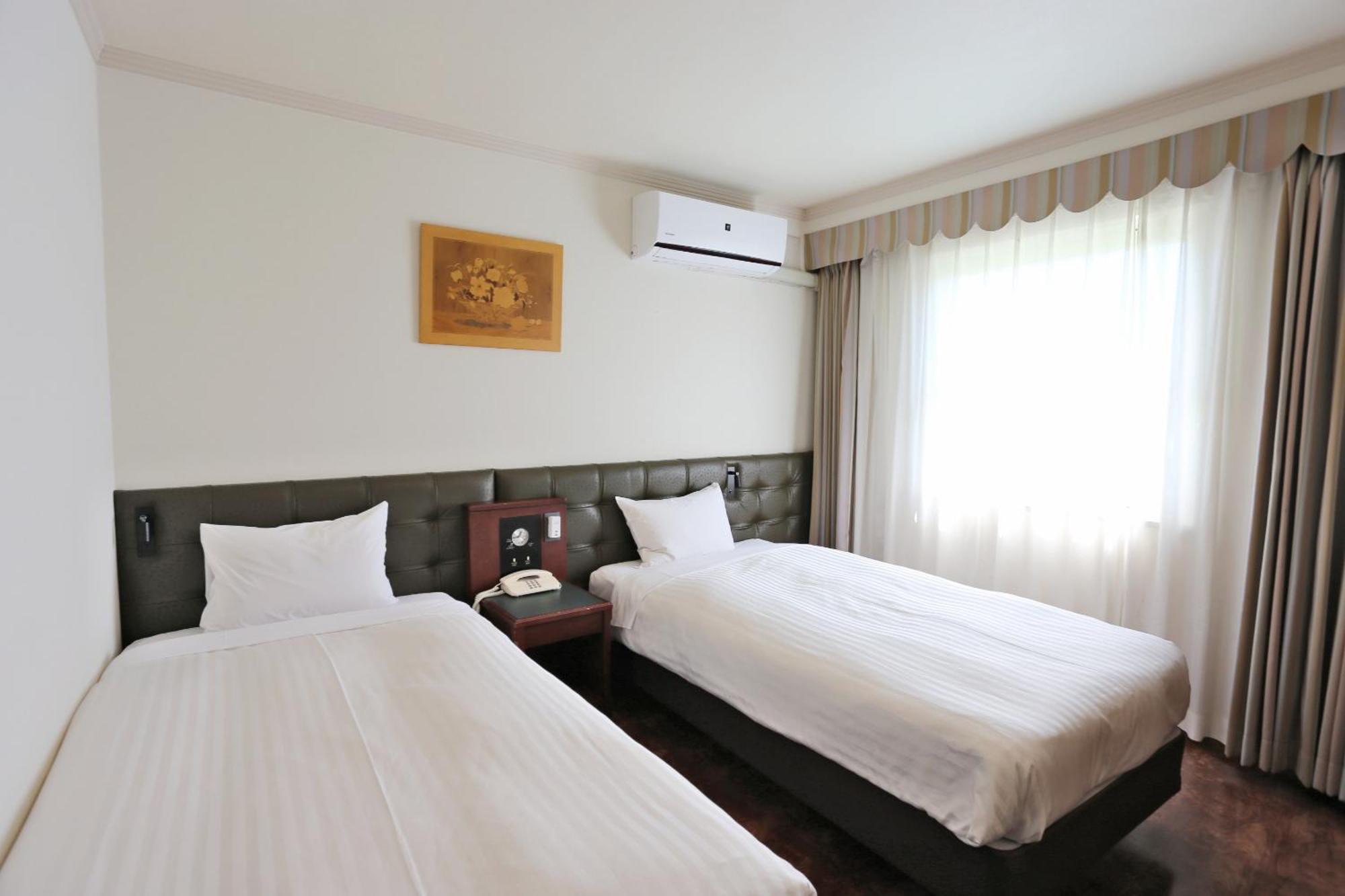 Hotel Castle Inn Suzuka Chuo Екстериор снимка