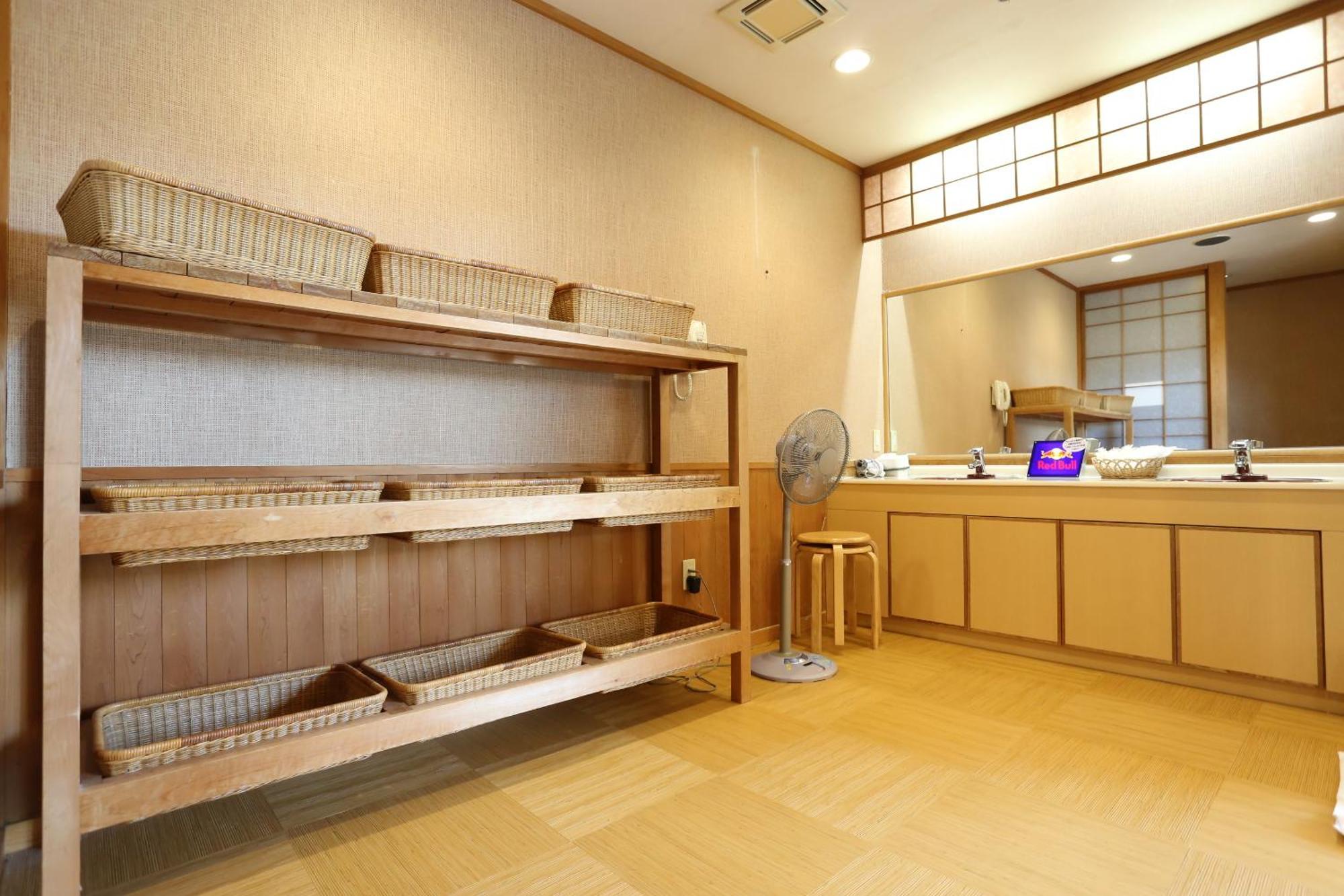Hotel Castle Inn Suzuka Chuo Екстериор снимка